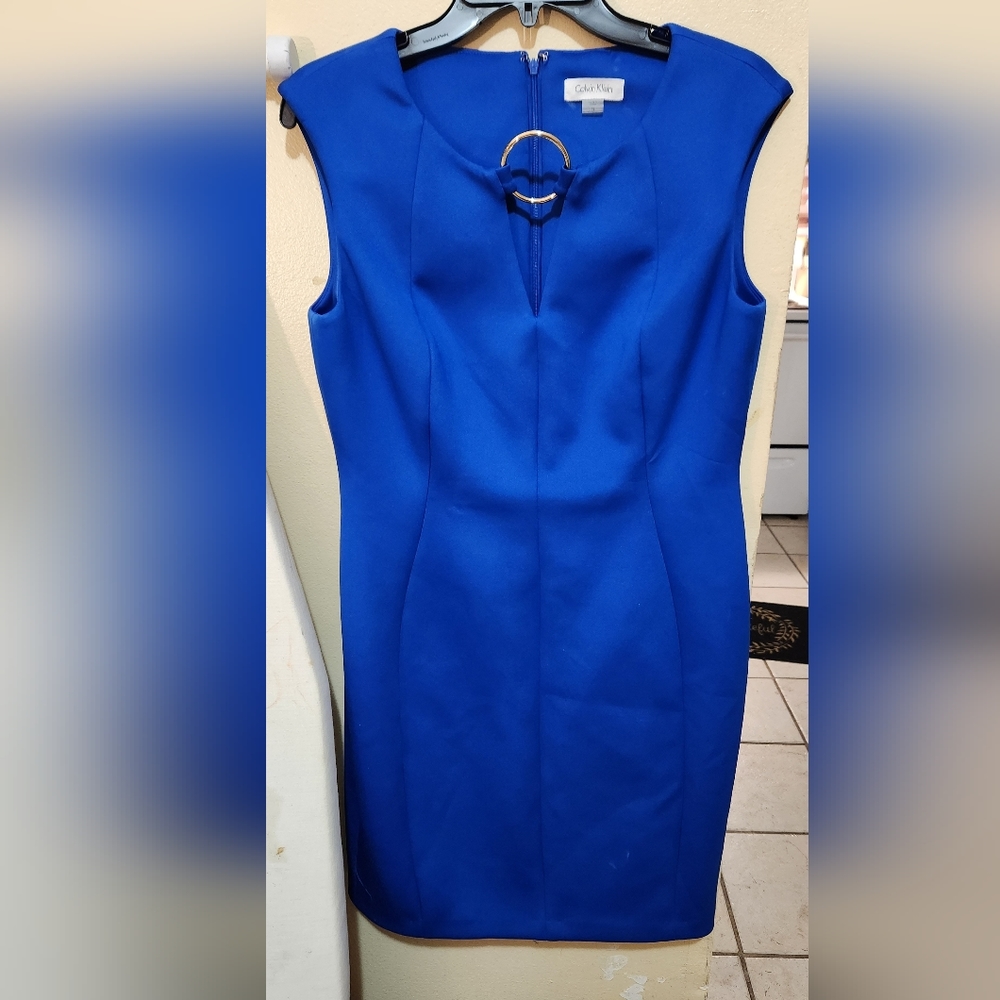 Dress - Picture 6 of 7